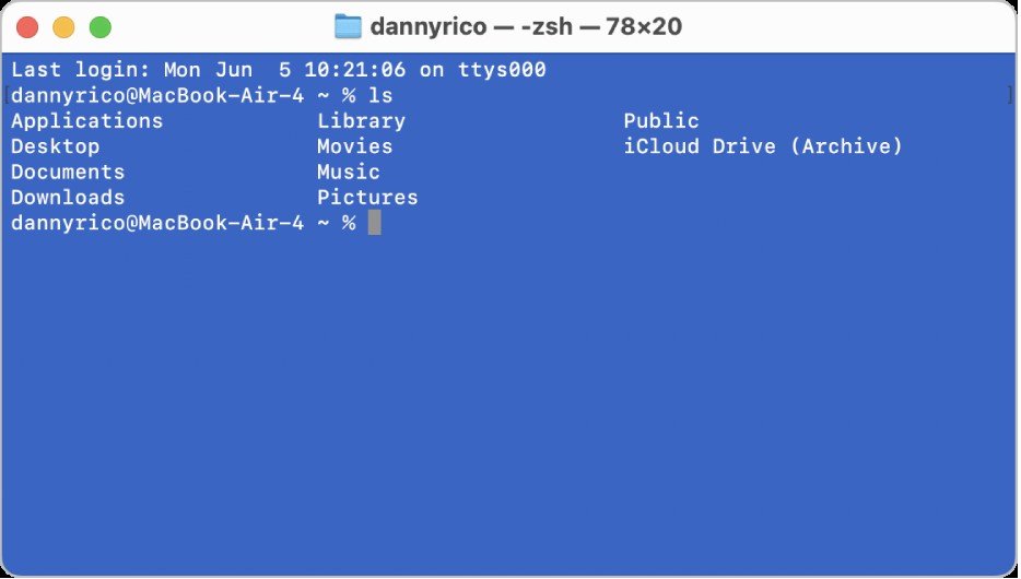 Schermata della finestra del Terminale di macOS con la shell zsh attiva.